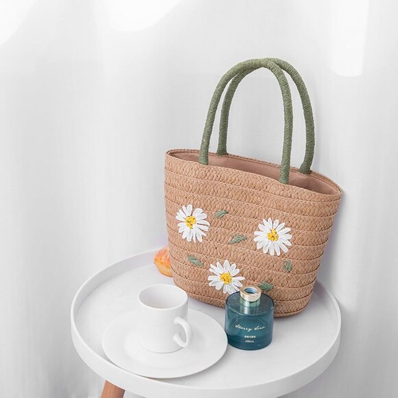 Elegant Handmade Straw Beach Bag with Floral Patterns for Summer Fun - Picture 2 of 6